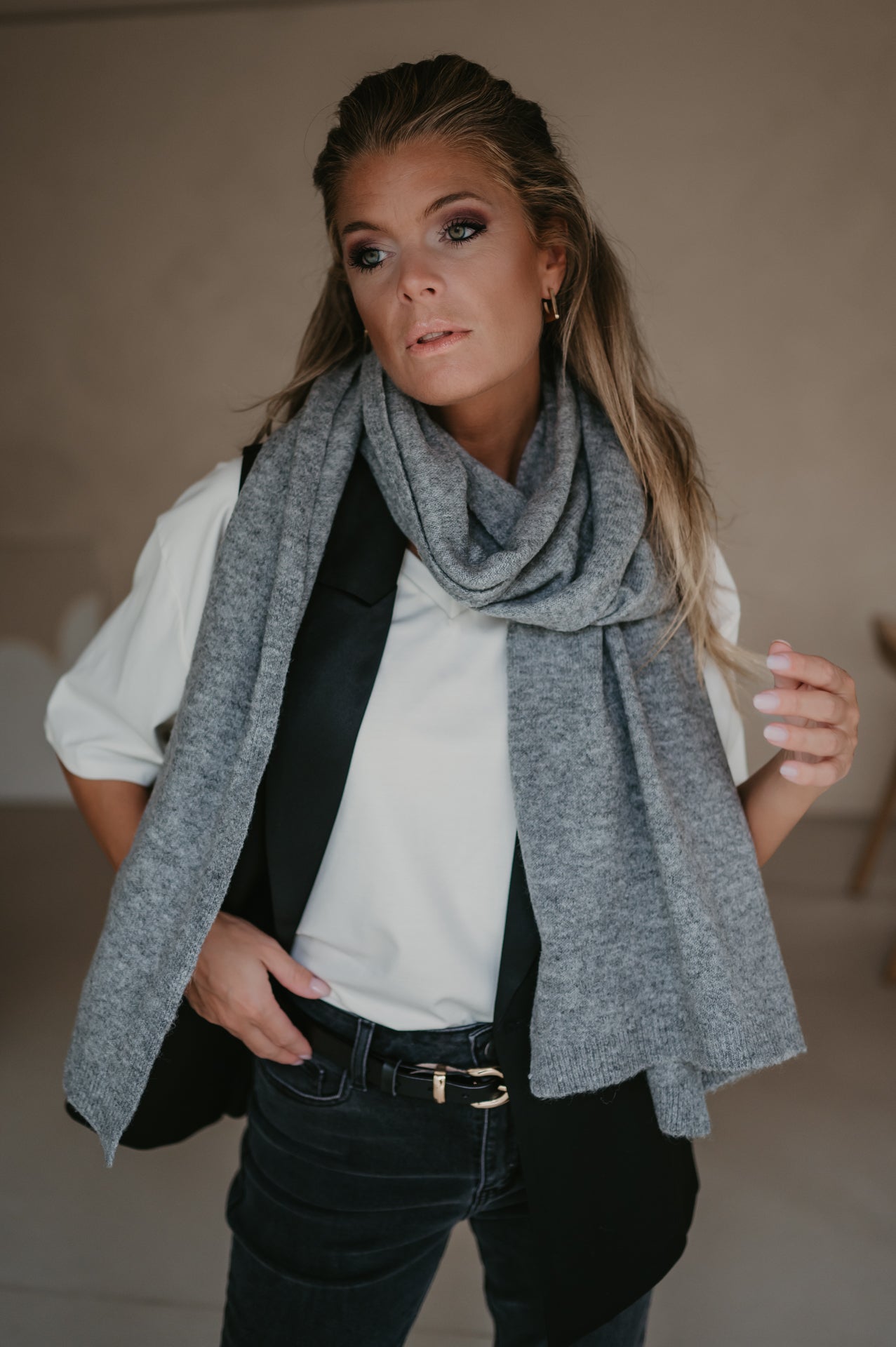 Esiste scarf I Dark Grey - Wild Souls by JV® - Scarfs