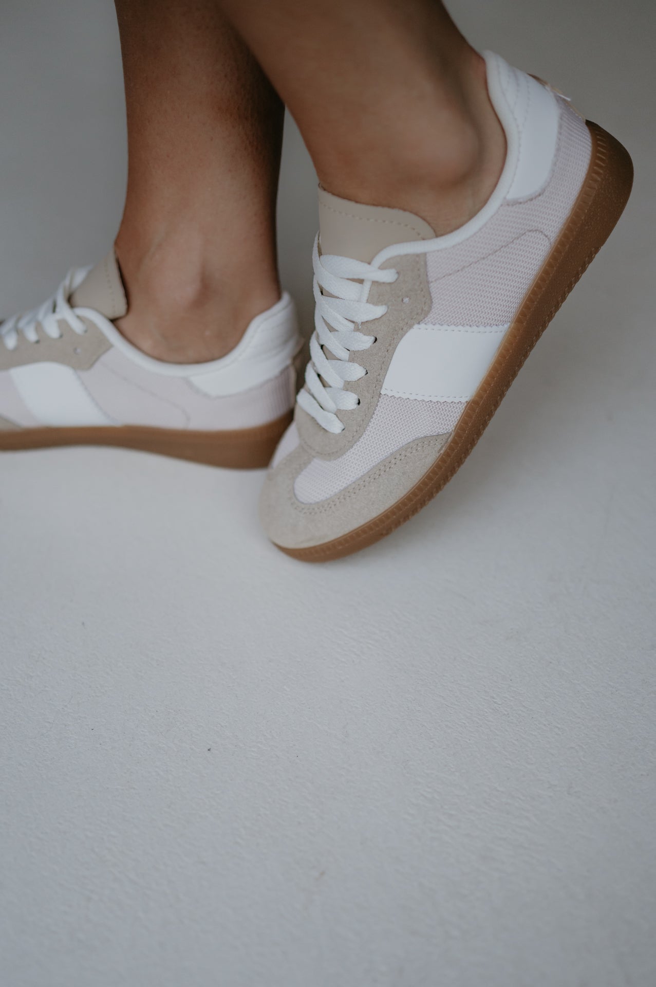 Luogo sneakers I Taupe - Wild Souls by JV® - Sneakers