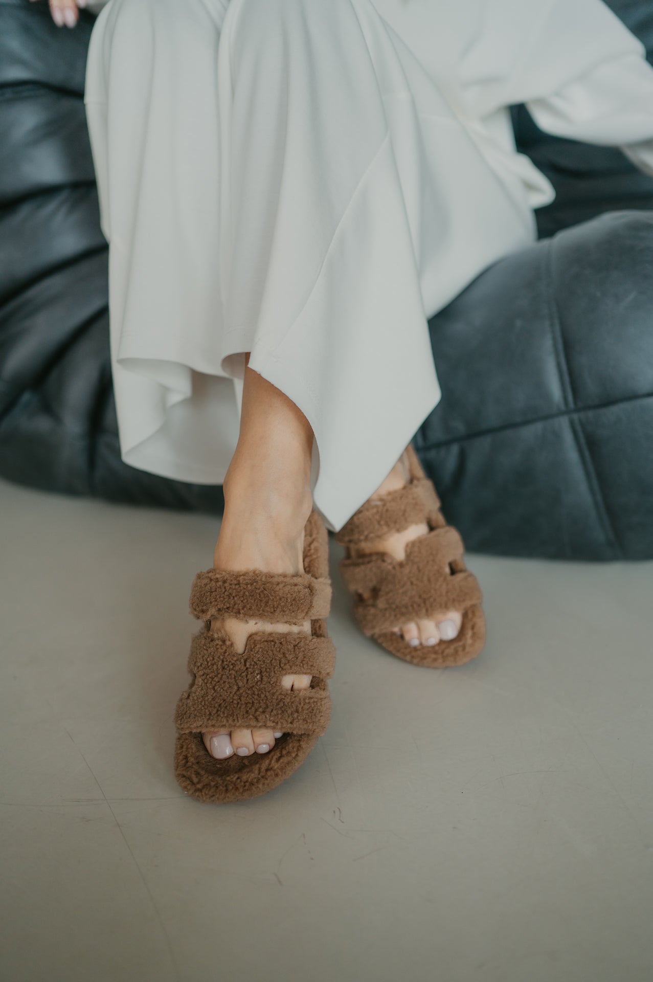 Testo slippers I Camel - Wild Souls by JV® - Slippers