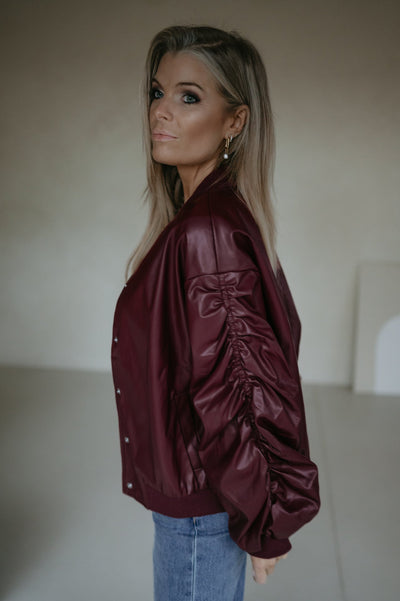 Tradurre bomber jacket I Burgundy - Wild Souls by JV® - Bomber Jackets